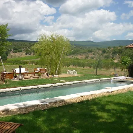 La Fontaine Des Noyers Hébergement de vacances *